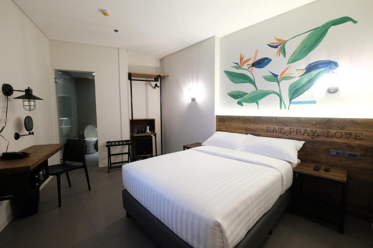 U Hotels Makati Μακάτι Δωμάτιο φωτογραφία